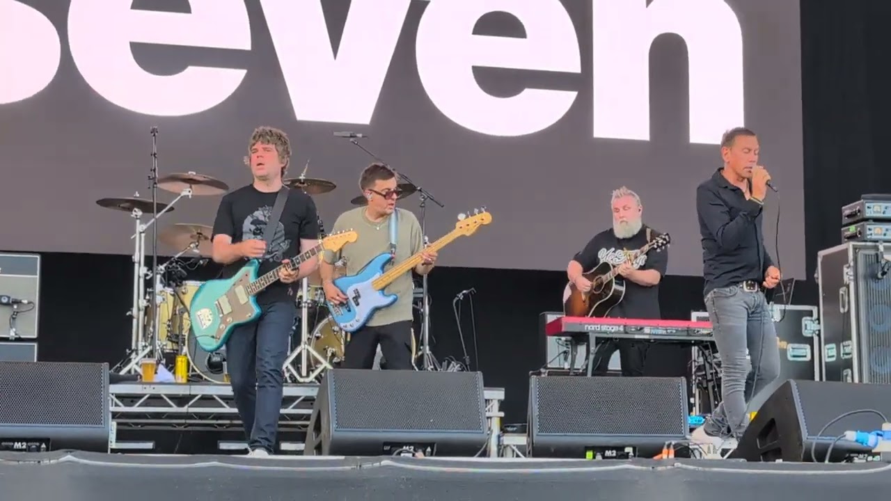 Shed Seven - There is a Light That Never Goes Out - live Victorious Festival 2025