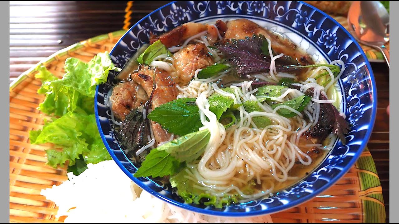 Old Quarter Hanoi🛵🛵best Vietnamese street food🍜🍜 must try food in Hanoi🍡🦐 best pho🥖street food tour