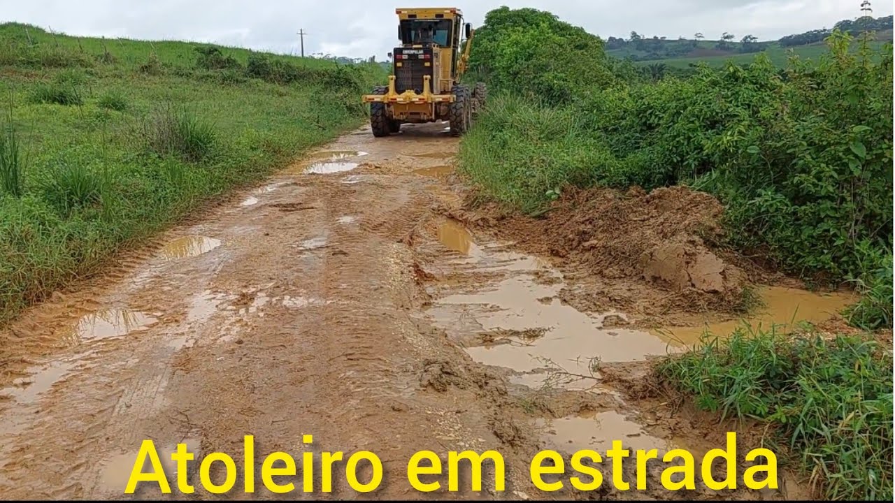 Atoleiro em estrada recuperação rachão e bgs motoniveladora 120k/patrol/motorgrader/niveleuse/rolo