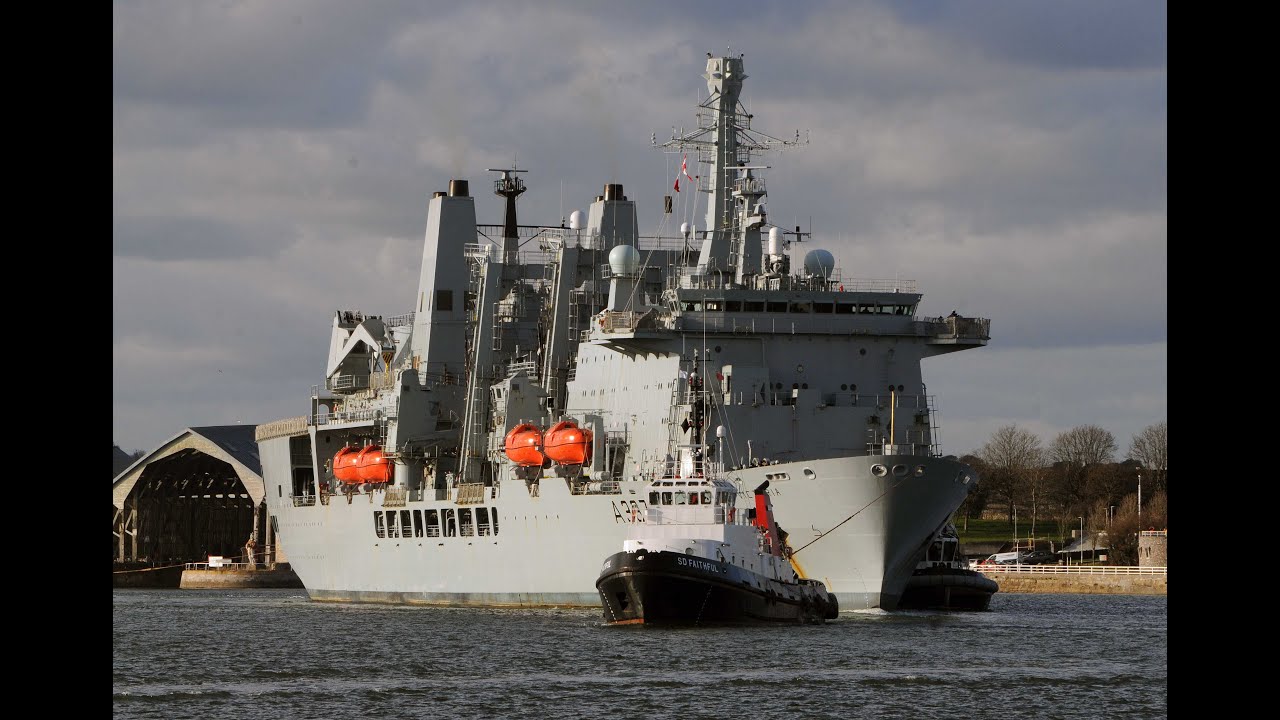 RFA FORT VICTORIA A387 LEAVES DEVONPORT NAVAL BASE AT DEVILS POINT - 25th January 2021
