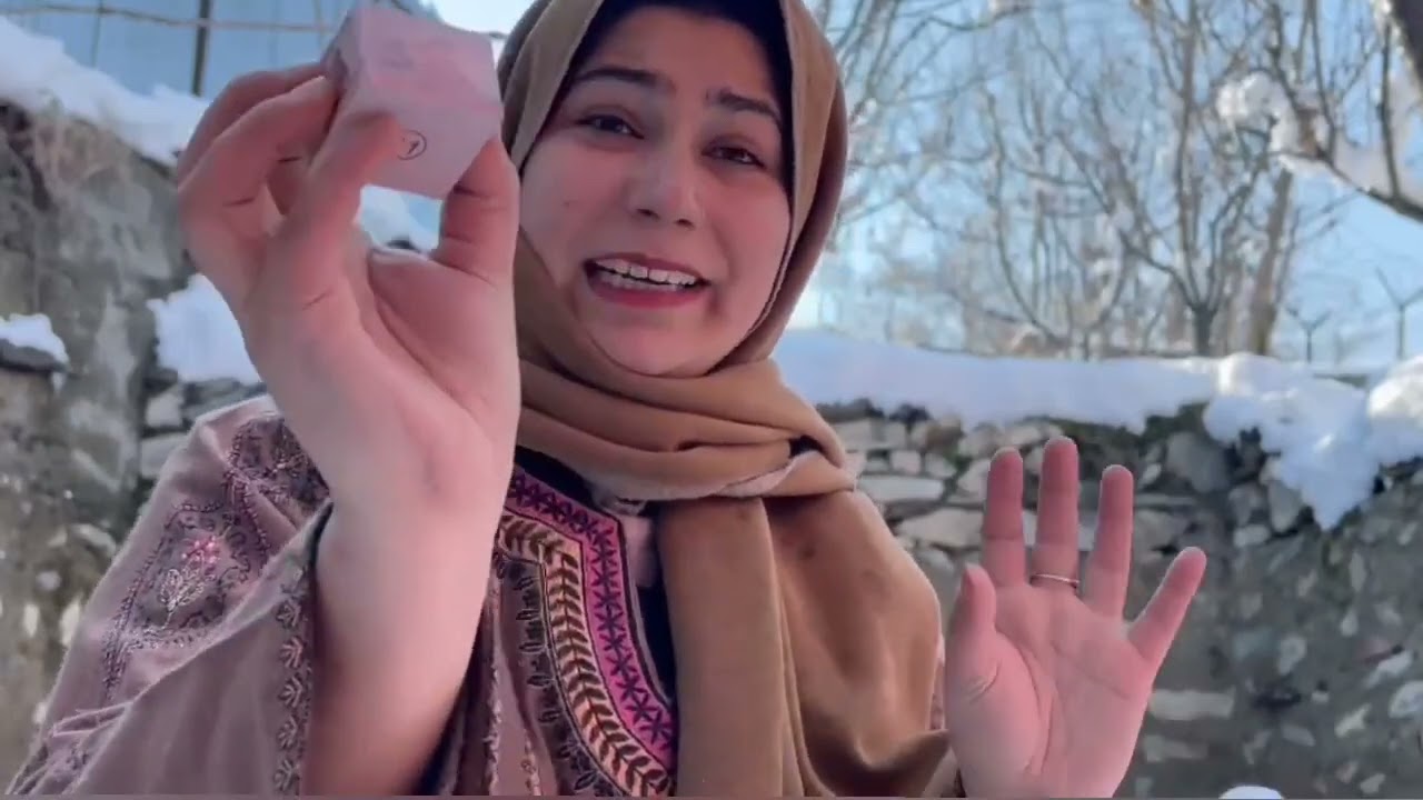 Review @flipkart products watch full video #viralvideo #review #kashmir #snowfall #flipkart #makeup 