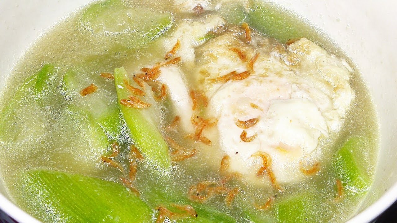 荷包蛋勝瓜湯 Angeled Luffa soup with over-egg