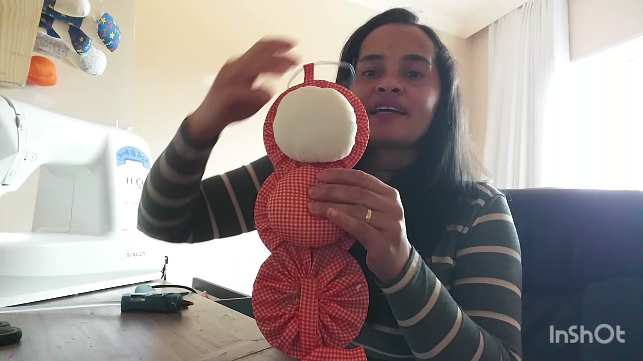 BONECA PORTA PANO DE PRATO FEITA NO CD 