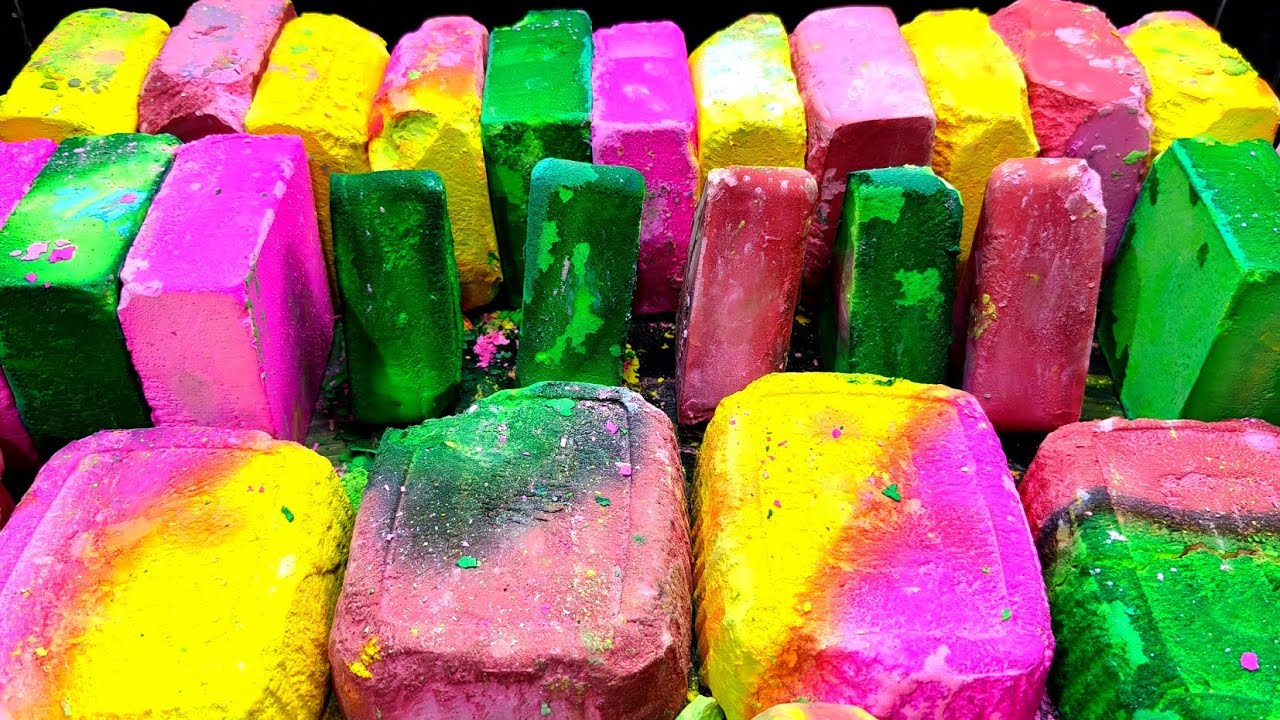 Gym chalk super soft and dusty. Oddlysatisfying #asmr #relaxing #satisfying 