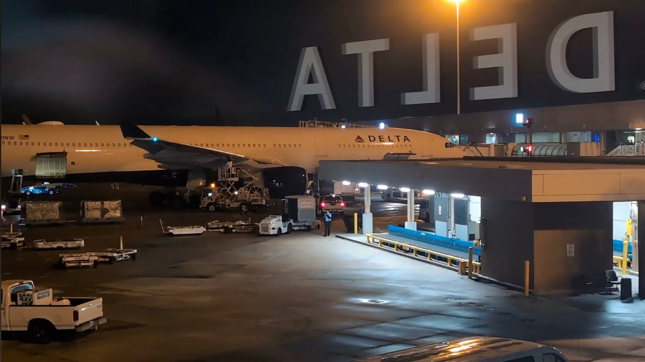 Delta Air Lines | Business Class (Delta One) | Airbus A330-300 | Orlando - Amsterdam