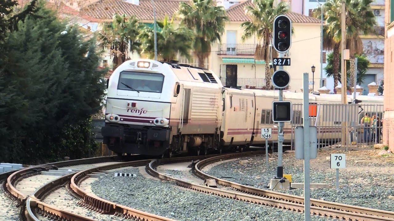 Talgo Altaria Algeciras - Madrid entrando en la estación de Ronda