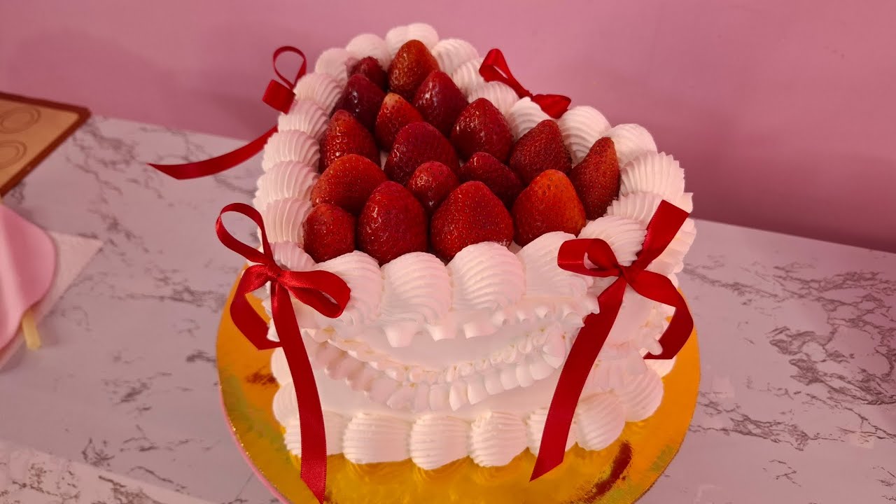 Pastel de corazón vintage coquetee #viralcake #parati #pastelesenchantilly #cakedecorating 