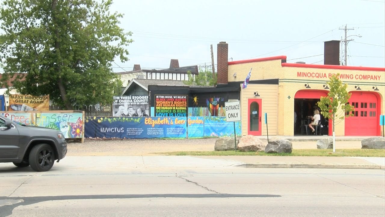 Владелец пивоварни Minocqua Brewing Company продолжает борьбу за сохранение своего предприятия.