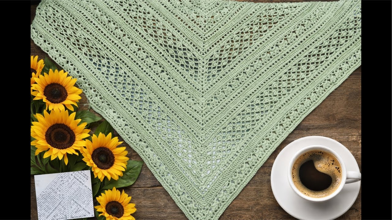 CrochetMom Live | Beautiful Triangle Shawl | Relaxing to crochet with me