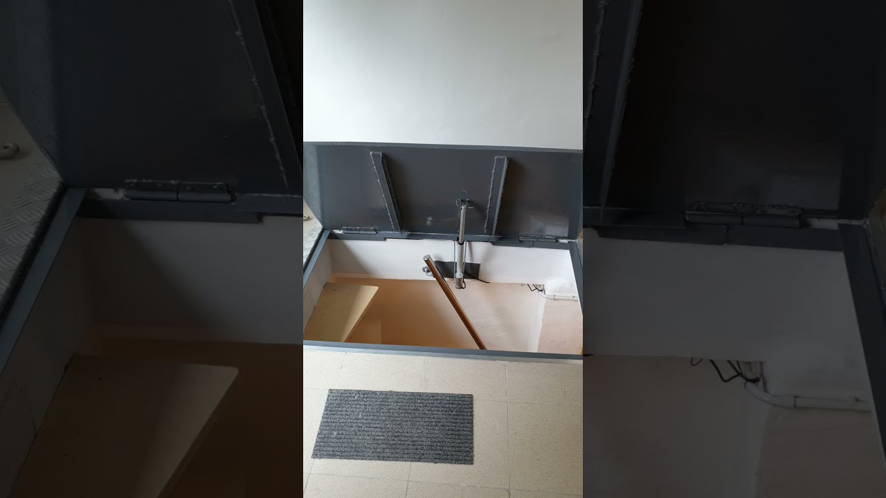 Botola pavimento elettrica telecomandata.