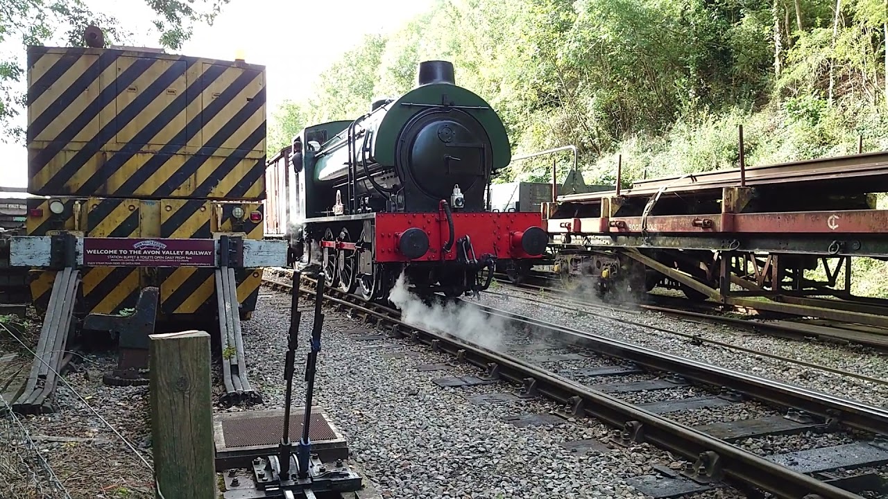 WD132 sapper doing some shunting in bitton yard
