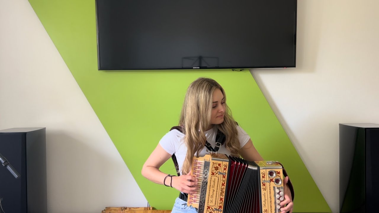 Keď rozkvitne biela ruža🌹- heligónka CF