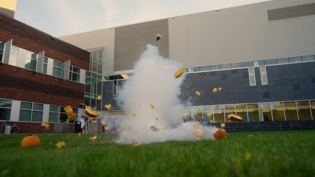 Exploding pumpkins with liquid nitrogen