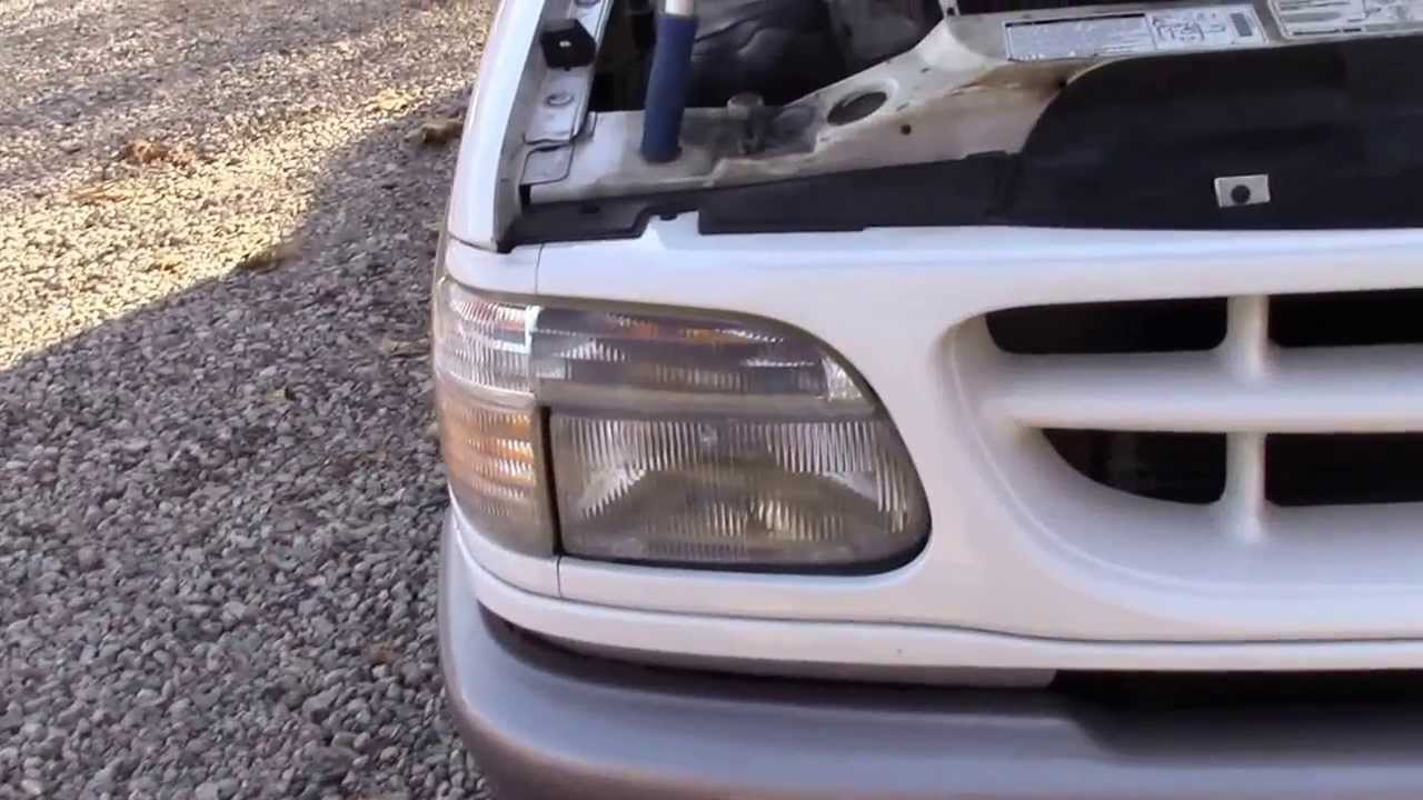 Продается Ford Explorer Sport 1997 года выпуска, 2-дверный, 4X4, белый