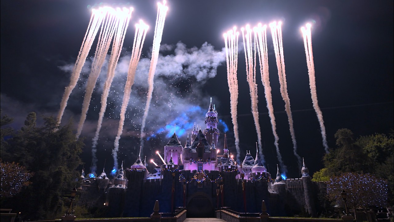[4K HDR] Disneyland 