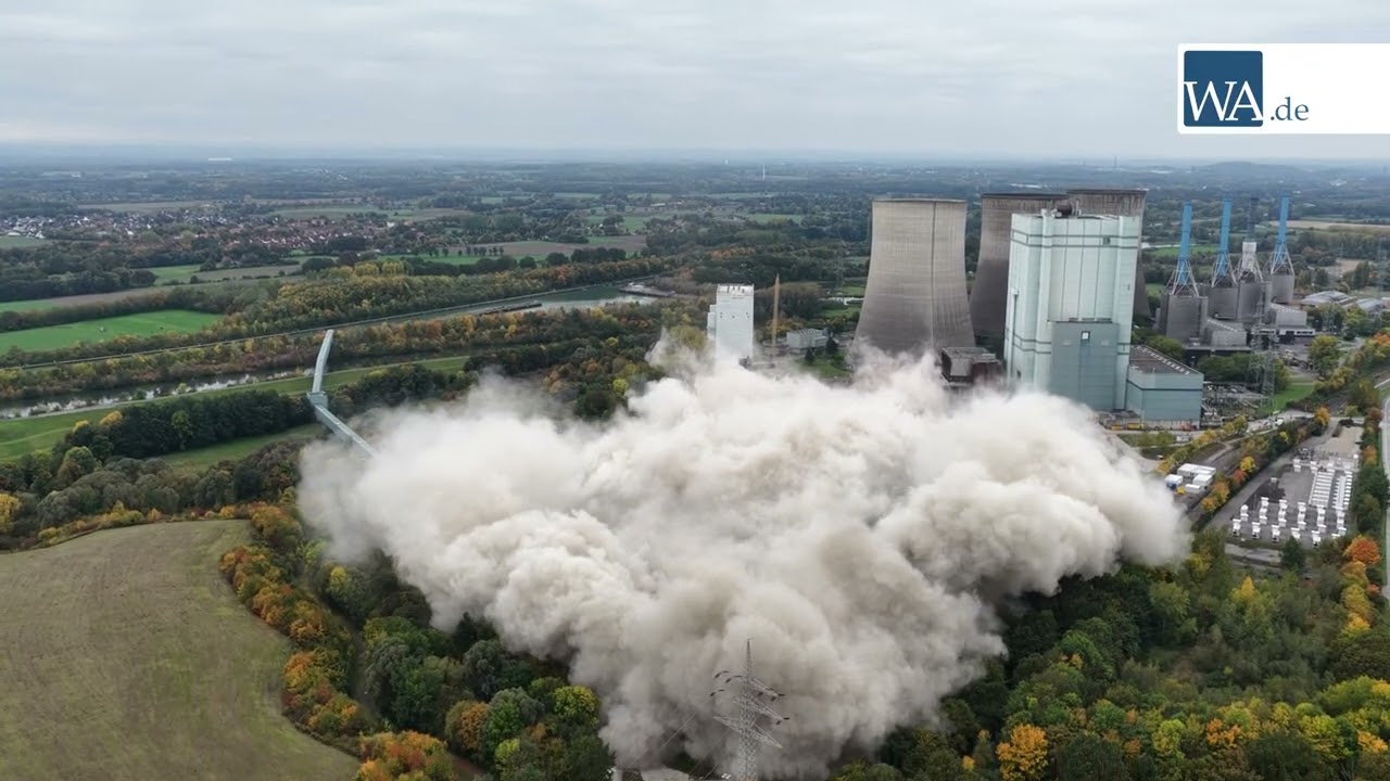 Sprengung des 282m Schornsteins am Gersteinwerk in Werne 