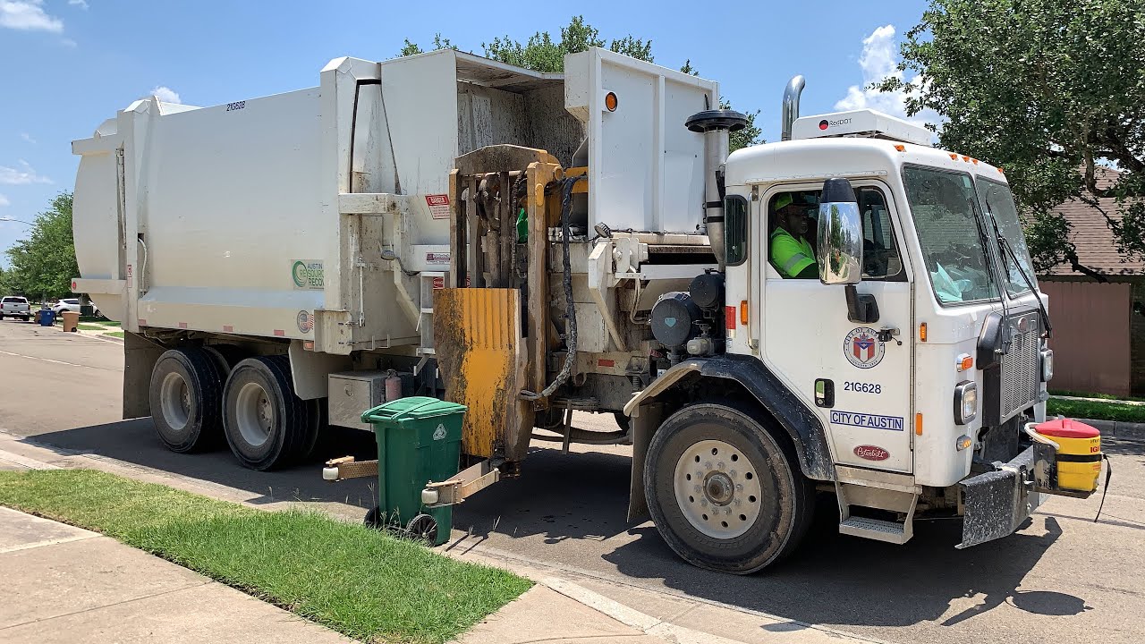 City of Austin: Peterbilt 520 GS-Products CollecStar 9000 Garbage Trucks