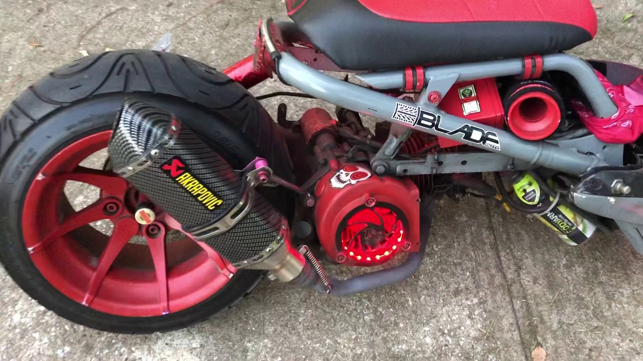 Update on custom metruck metropolitan Honda ruckus...hand paint art on the inside of the body