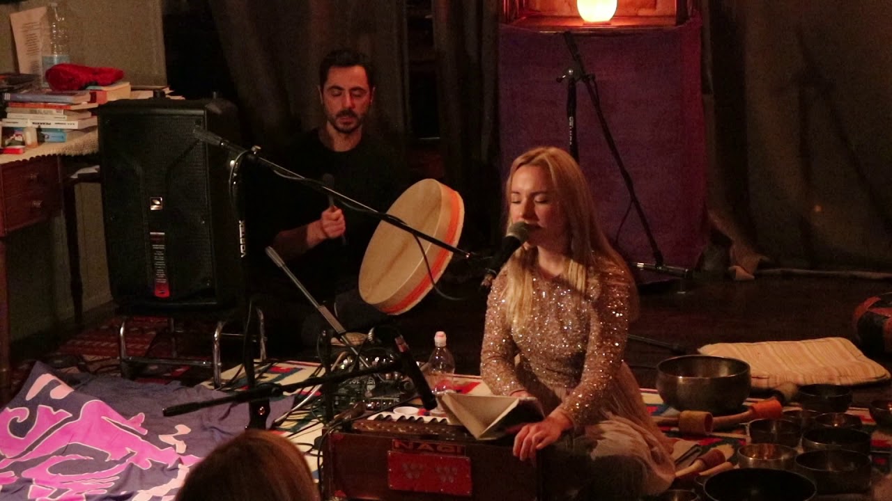 Thea - Om Lokah Samastah Sukhino Bhavantu / Sita Ram / Om Namo Narayanaya (Live Concert)