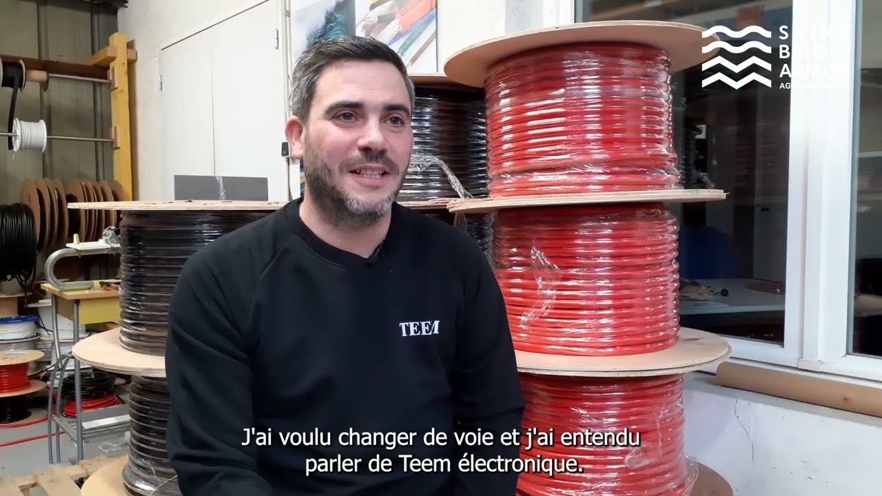 J&eacute;r&eacute;my Le Pariscot, technicien en &eacute;lectronique et &eacute;lectricit&eacute; marine chez Teem &Eacute;lectronique