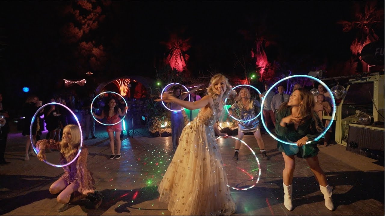 CRAZIEST Wedding Flash Mob - BACKSTREET BOYS / SPICE GIRLS/ WILL SMITH with pro-hula hoopers !
