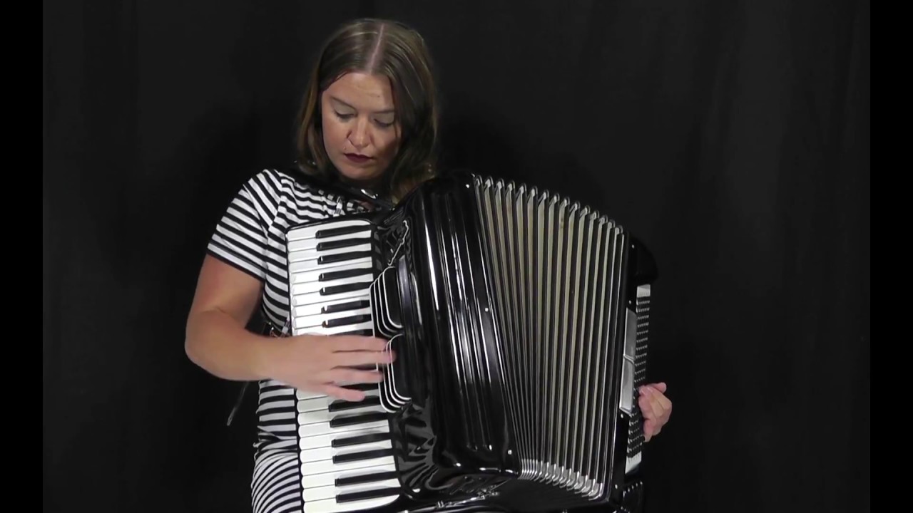 Pre-Owned Accordion for Sale:  Crucianelli 17.5