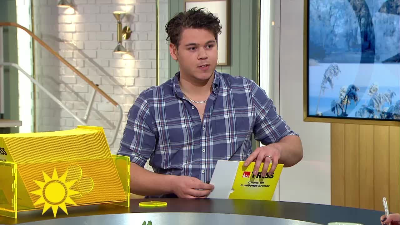 Grävmaskinisten Oscar skrapade 92 lotter – sen blev det vinst i Nyhetsmorgon! - Nyhetsmorgon (TV4)