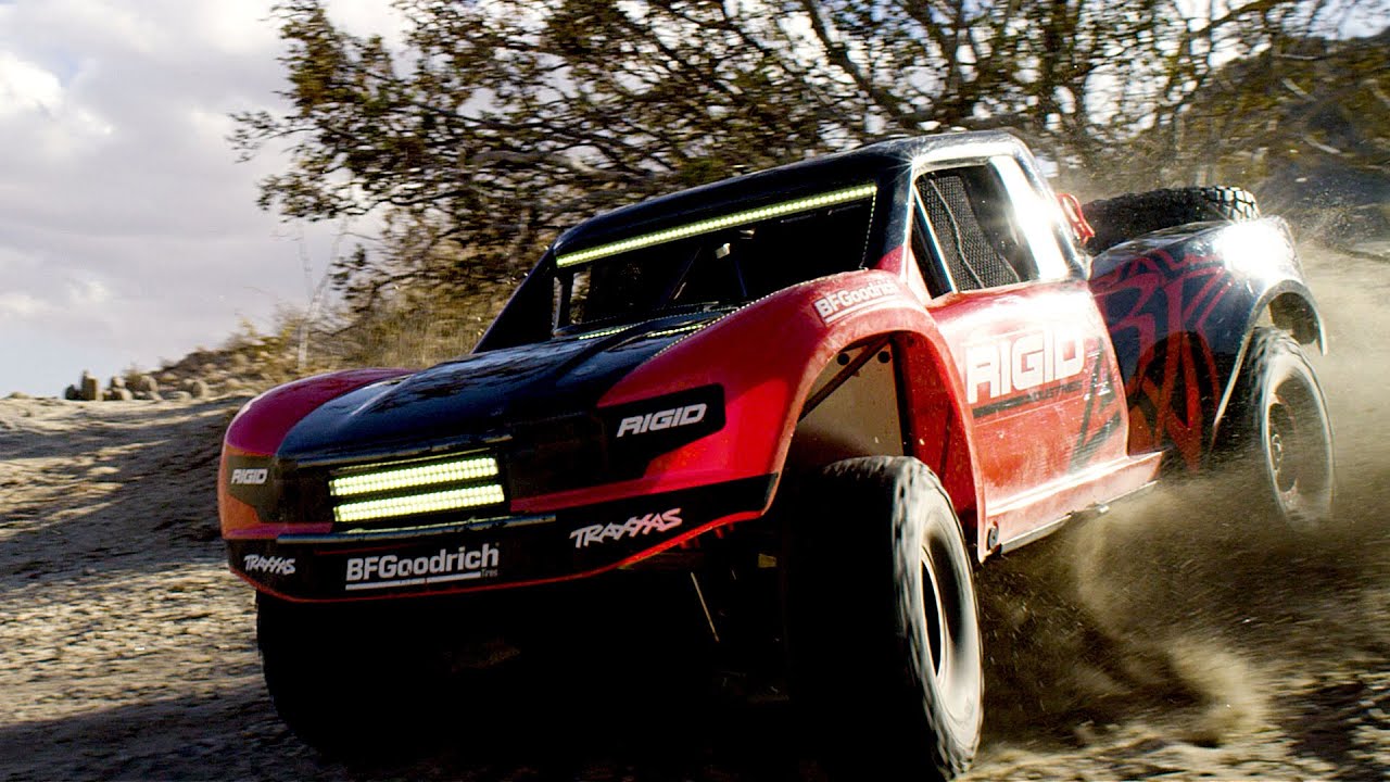 Игровая площадка на высохшем озере | @Traxxas Unlimited Desert Racer