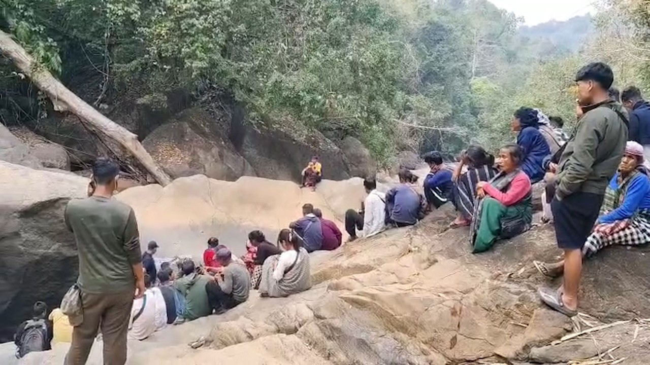 Lap shyieng briew ki rawon na wah Umran; suba dei uba jah rngai hadien ba ngam jyllop