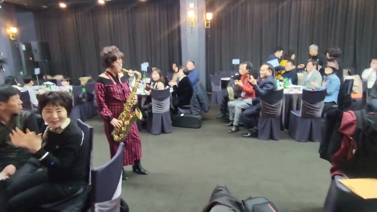 군산항아/ 박연자님/정용수와 함께하는 바른색소폰 2023송년음악회/웨딩라포엠.2023.12.17.