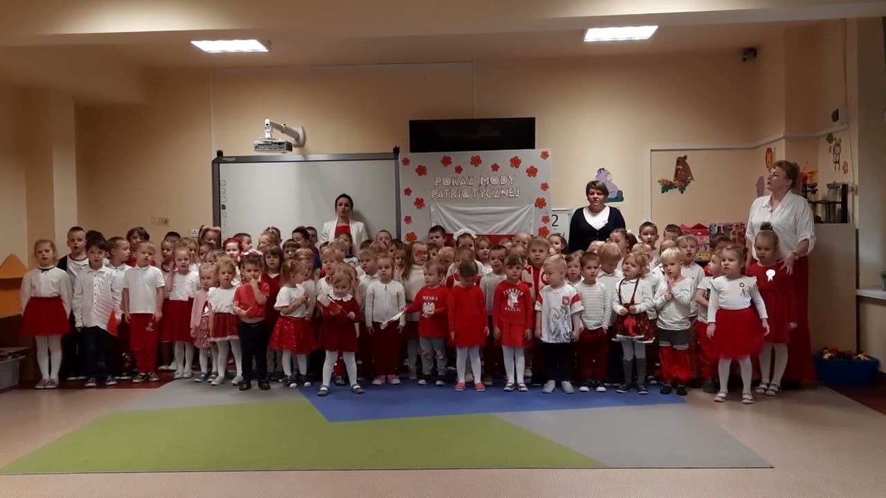 Pokaz mody patriotycznej