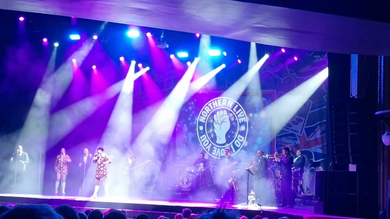 NORTHERN LIVE - SOUL BAND There's A Ghost In My House + Tainted Love LONDON PALLADIUM 4/4/2025