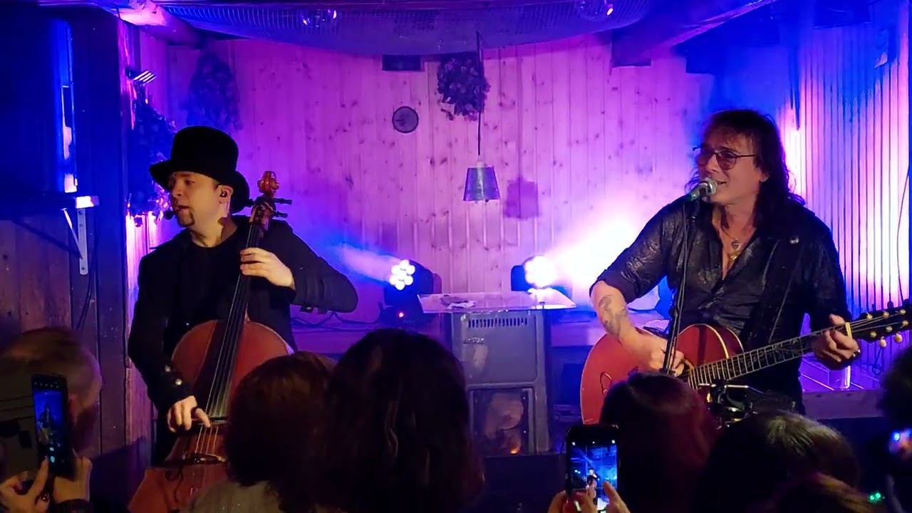 Punaista ja makeaa - Costello Hautamäki w/ Sellomies 17.09.22 @barrednecklivevideos148