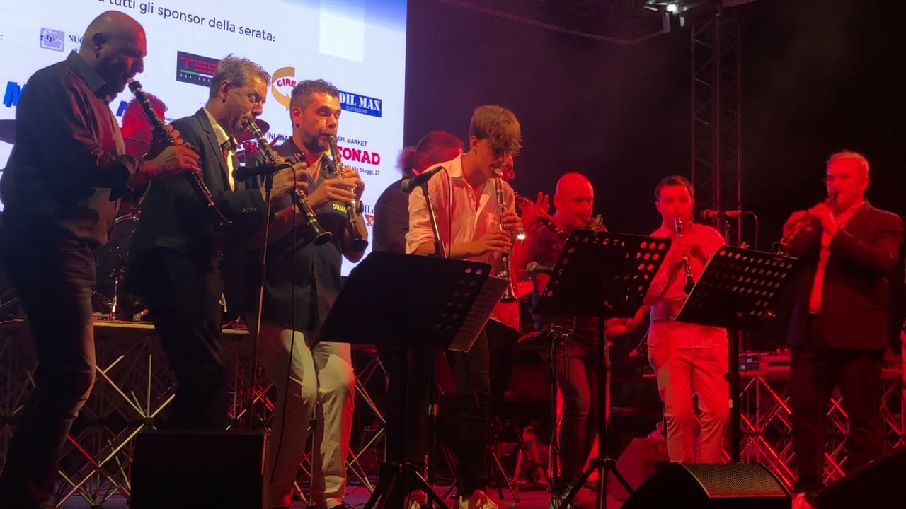 Orchestra SILVAGNI - SUPER SETTE polca di T. Marani. LA SFIDA DEI CLARINI polca di S. Casadei.