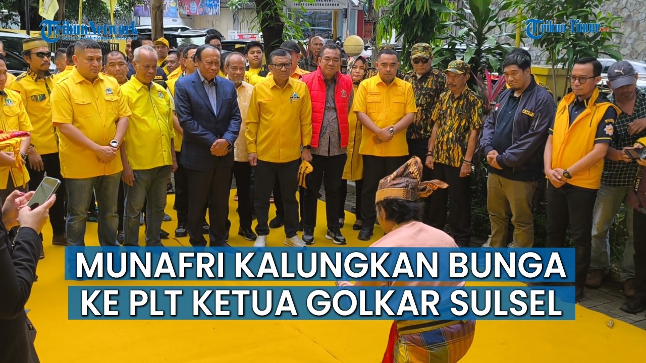 Plt Ketua Golkar Sulsel Tiba di Makassar, Munafri Dipercaya Kalungkan Bunga