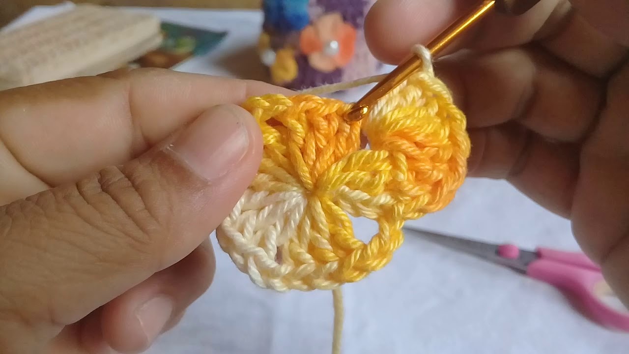 Flor para aplicação de crochê,simples de fazer. 💋❤