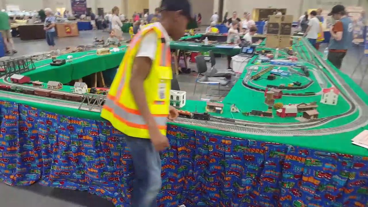 A Trip to the 2019 National Train Show: The Layouts