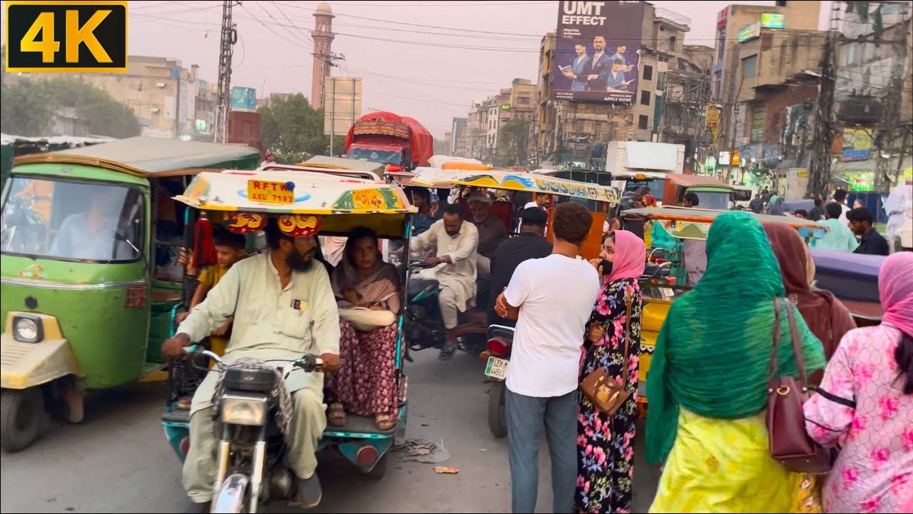 Lahore's Urdu Bazaar Chaos 🇵🇰 | Walking Through Lahore's Busiest Streets in 4K