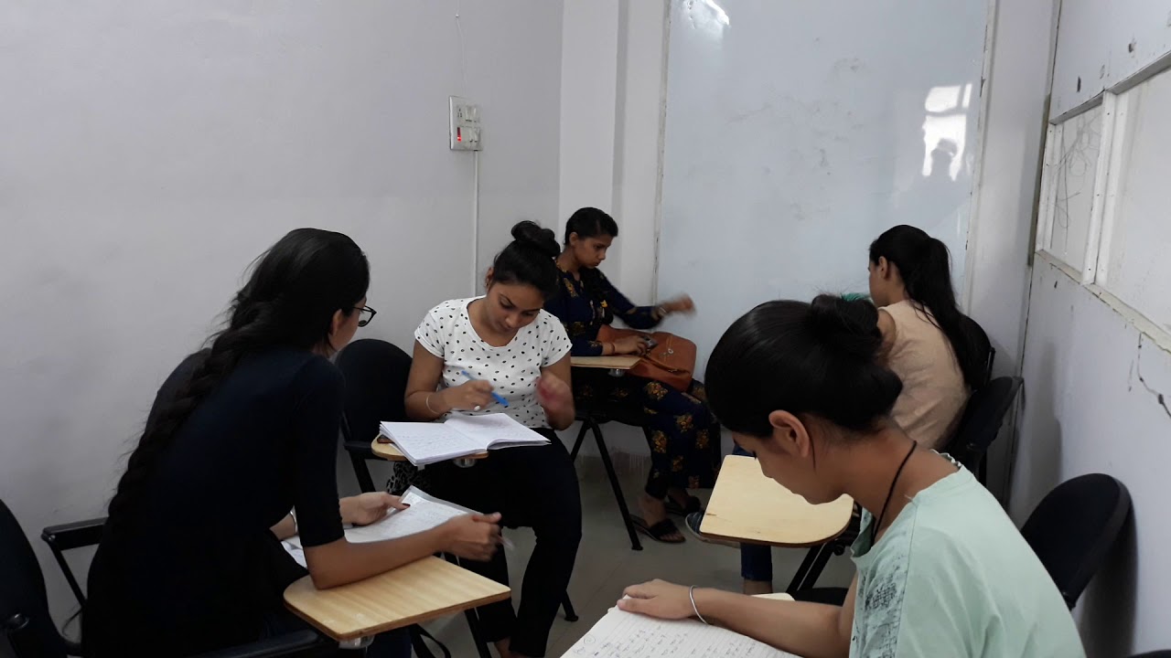 Students are teaching Session 1 | English Speaking Course In Noida