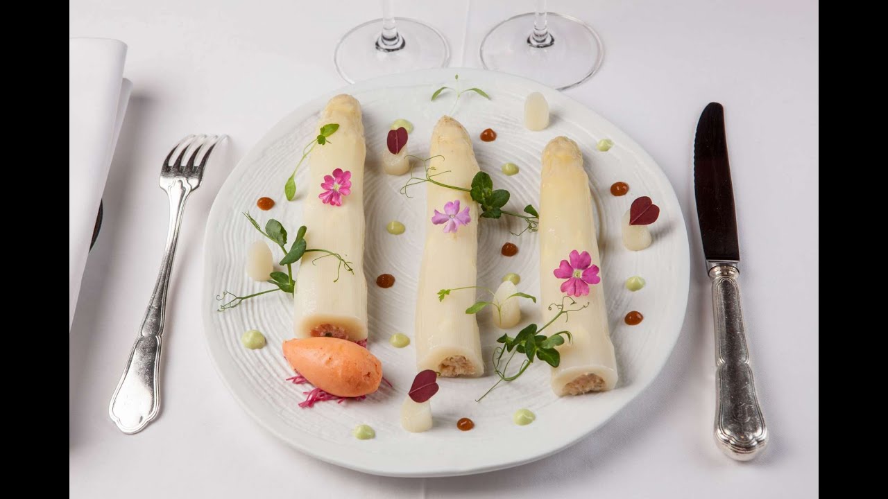 L’asperge de Magescq : plat emblématique du Relais de la Poste