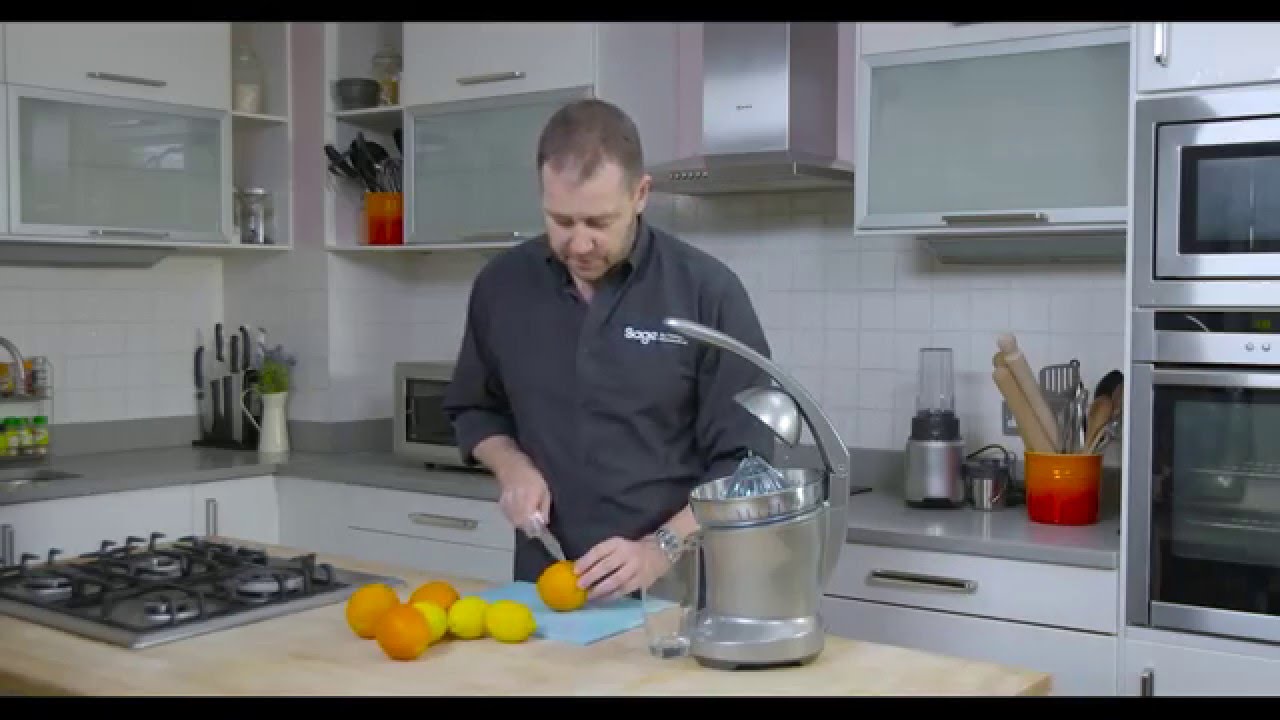 Sage Citrus Press demonstration