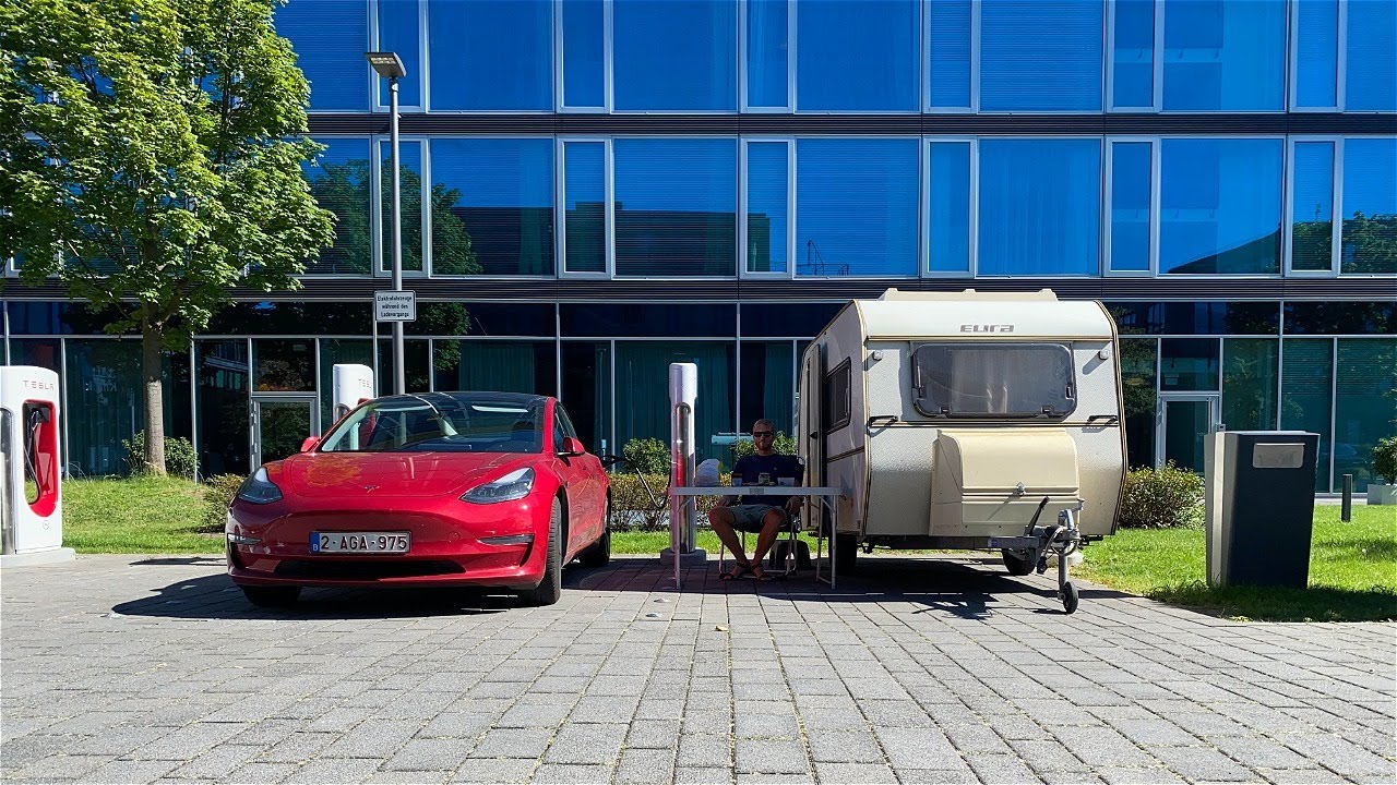 Roadtrip naar Italië met Tesla en Caravan Deel 1 | België tot Woringen