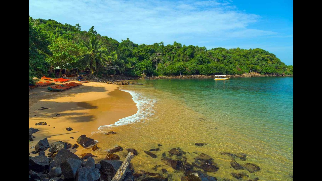 Jungle Beach in Galle, Sri Lanka