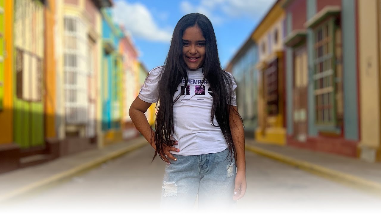 Así No Te Amará Jamás / Creo En Mi / Confieso - Lariana