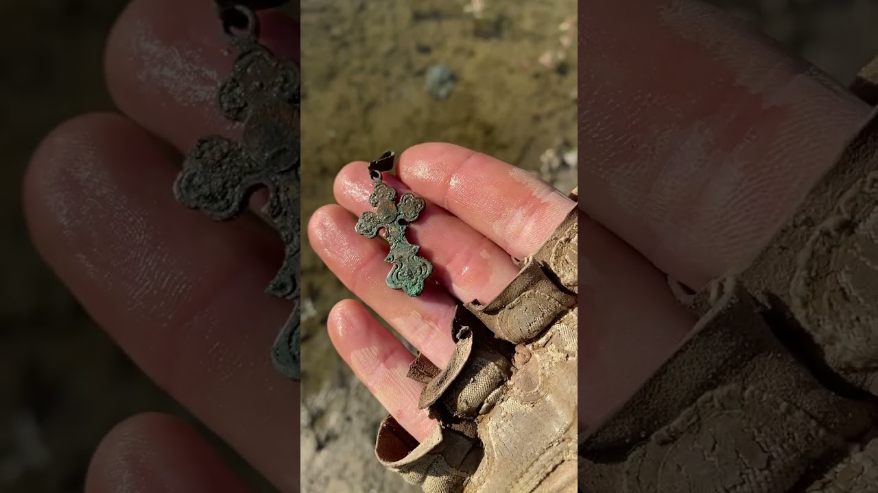 Одна шляпа да жбонь, но крест поднял👍