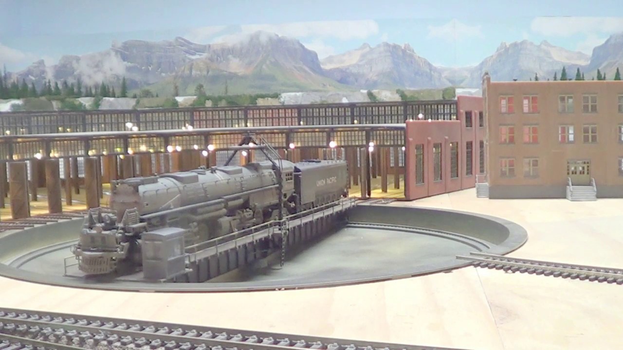 Walthers 130 Turntable Loading The Steam Engines In The Roundhouse Part 18 "Model Trains"