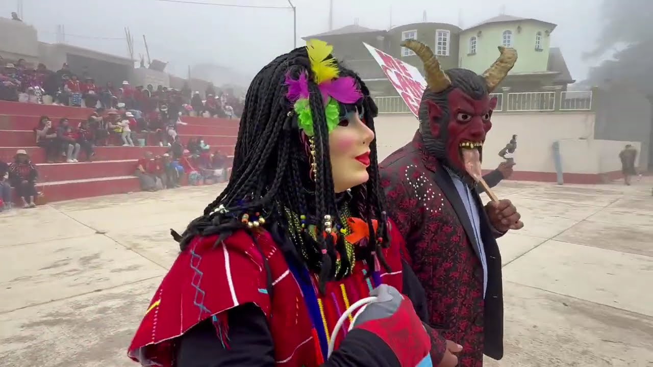 Carnaval de San Martín Itunyoso región triqui de Oaxaca, los dominantes de Berna Sánchez 