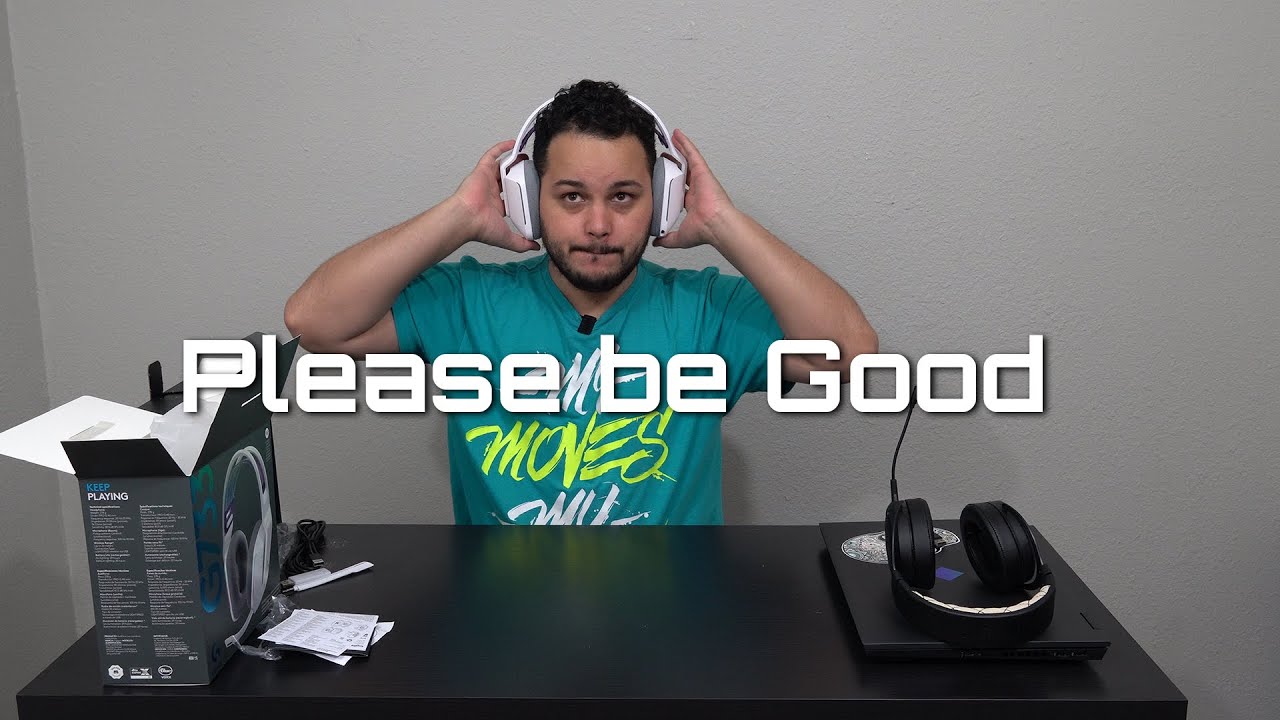 Logitech G733 vs Corsair HS70 SE - Logitech G733 Unboxing