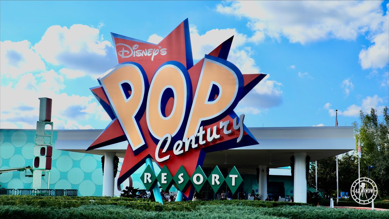 Disney's Pop Century Resort 2021 Walkthrough w/ Christmas Decorations in 4K | Walt Disney World