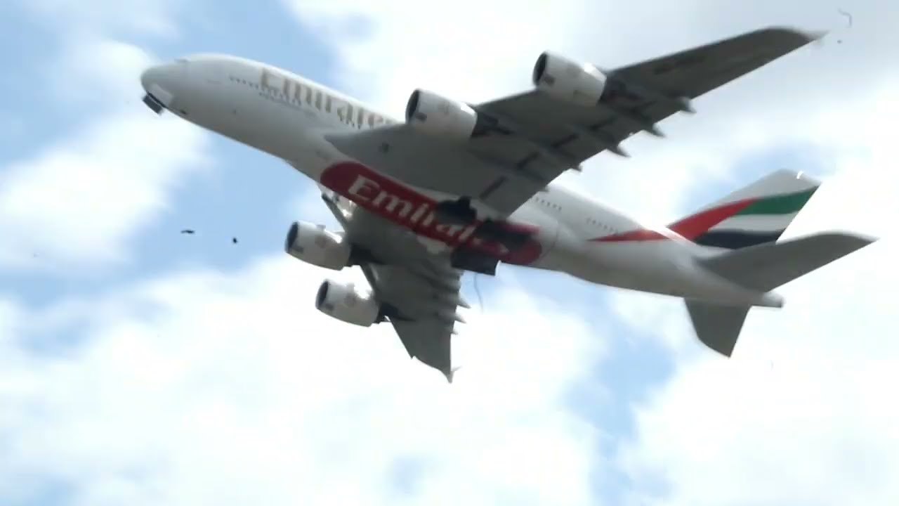 Emirates A380-800 A6-EEX Takeoff from London Gatwick